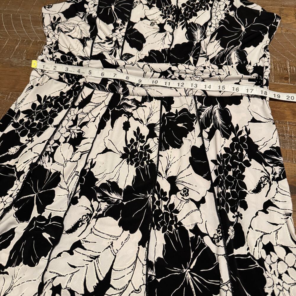 Perceptions Woman Size 1X Black White Floral Sleeveless Midi Dress Ruched Waist - Picture 6 of 8
